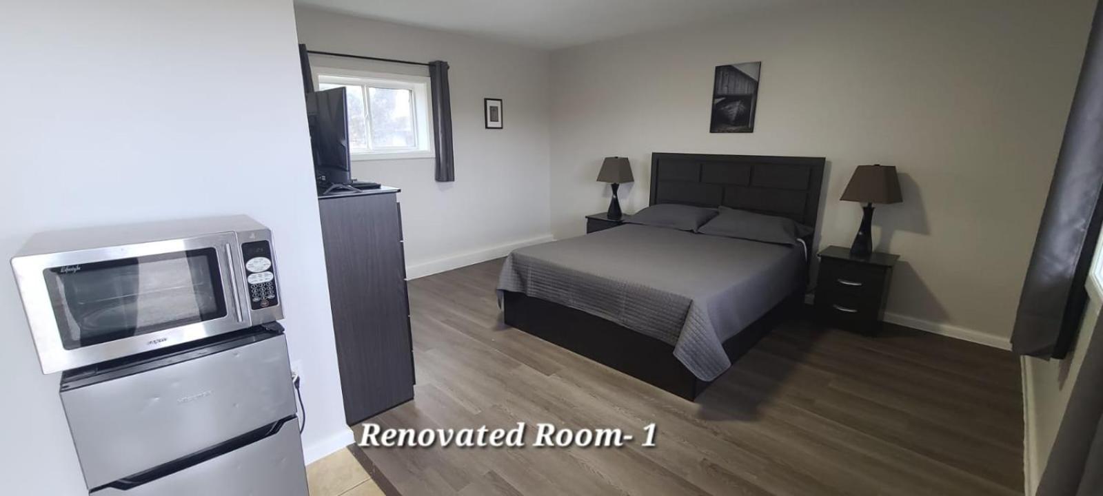 Waubaushene Tay Motel מראה חיצוני תמונה