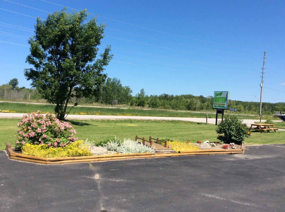Waubaushene Tay Motel מראה חיצוני תמונה