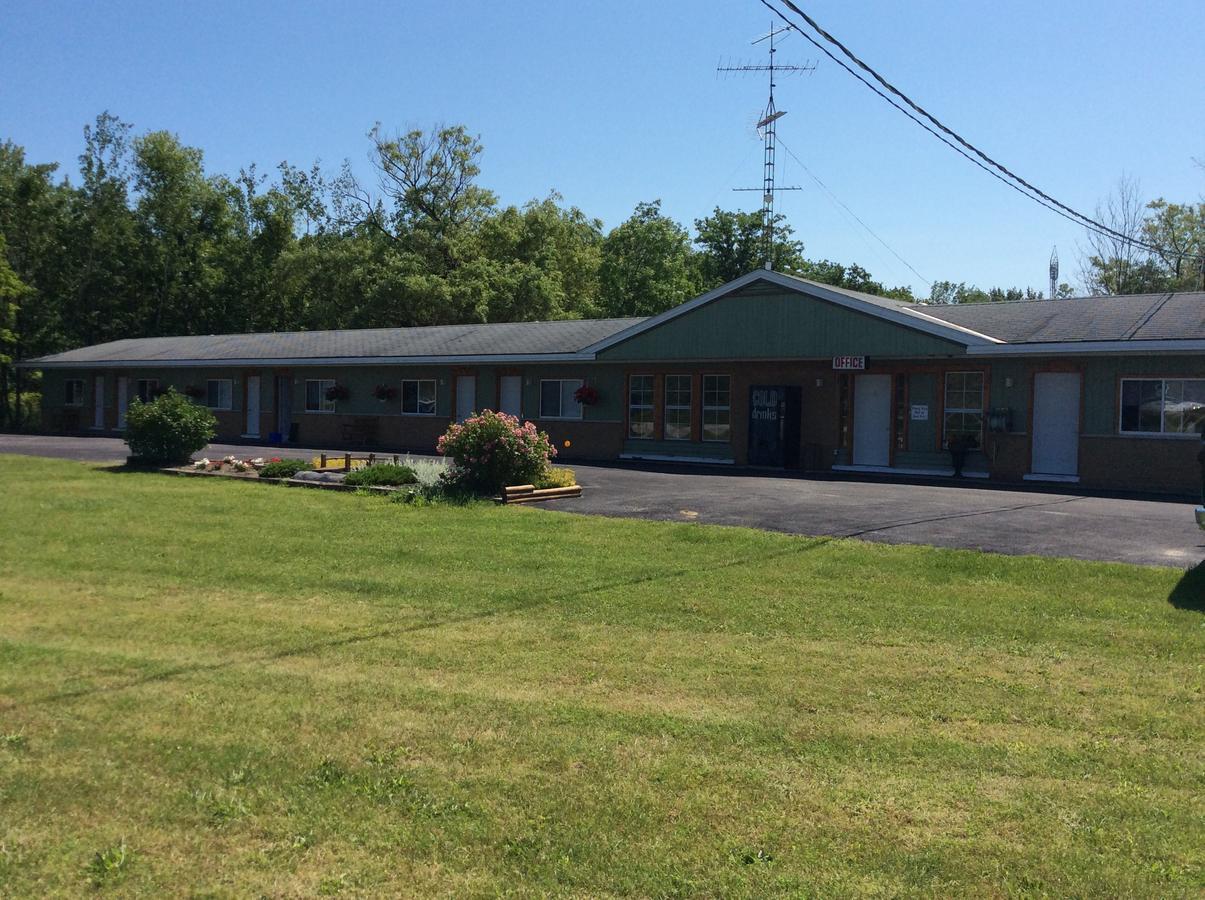 Waubaushene Tay Motel מראה חיצוני תמונה